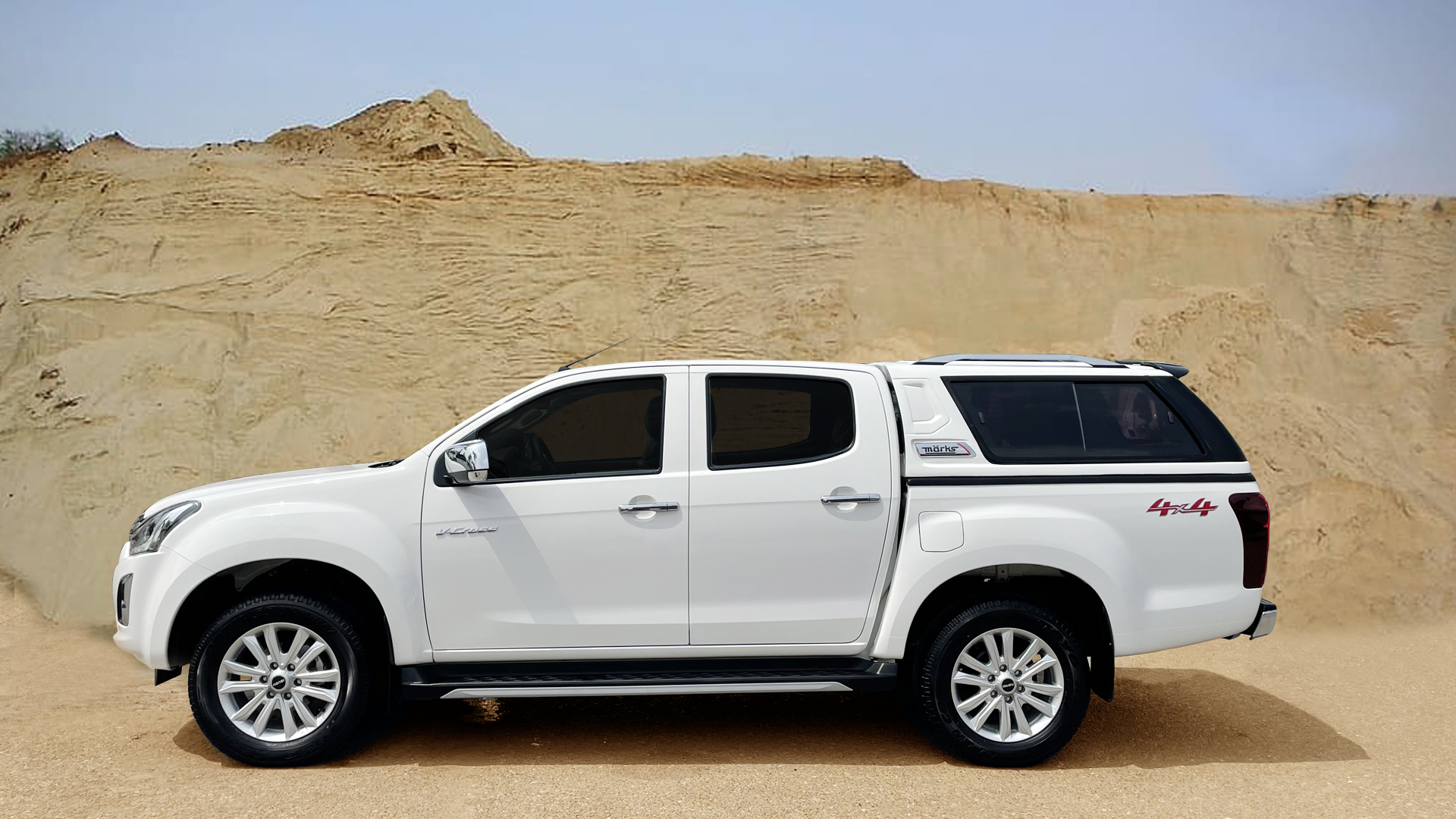 M3 Flat Roof Canopy on ISUZU D-Max