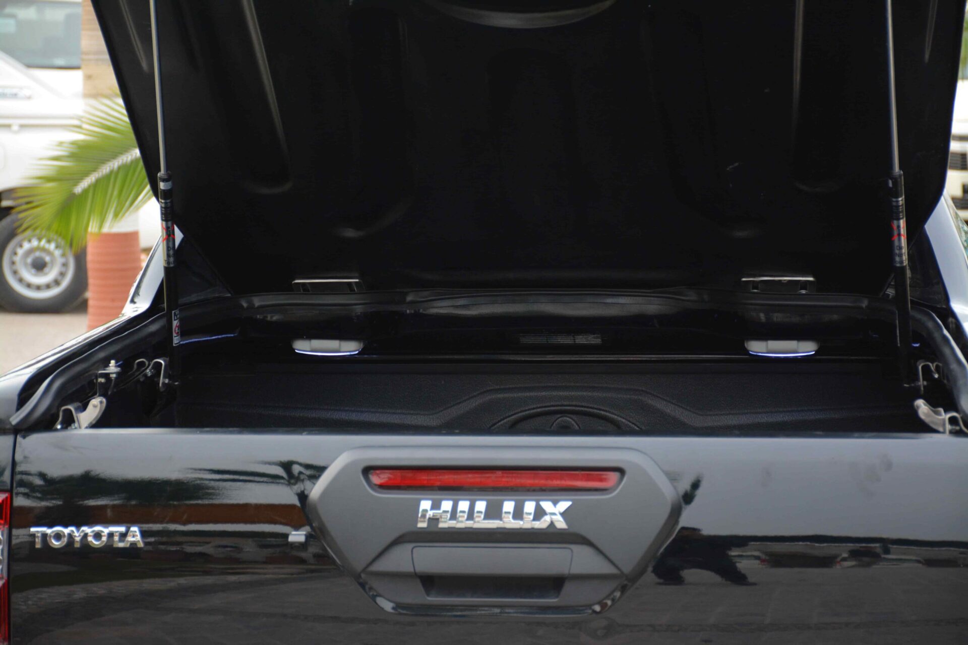 revo rocco trunk cover