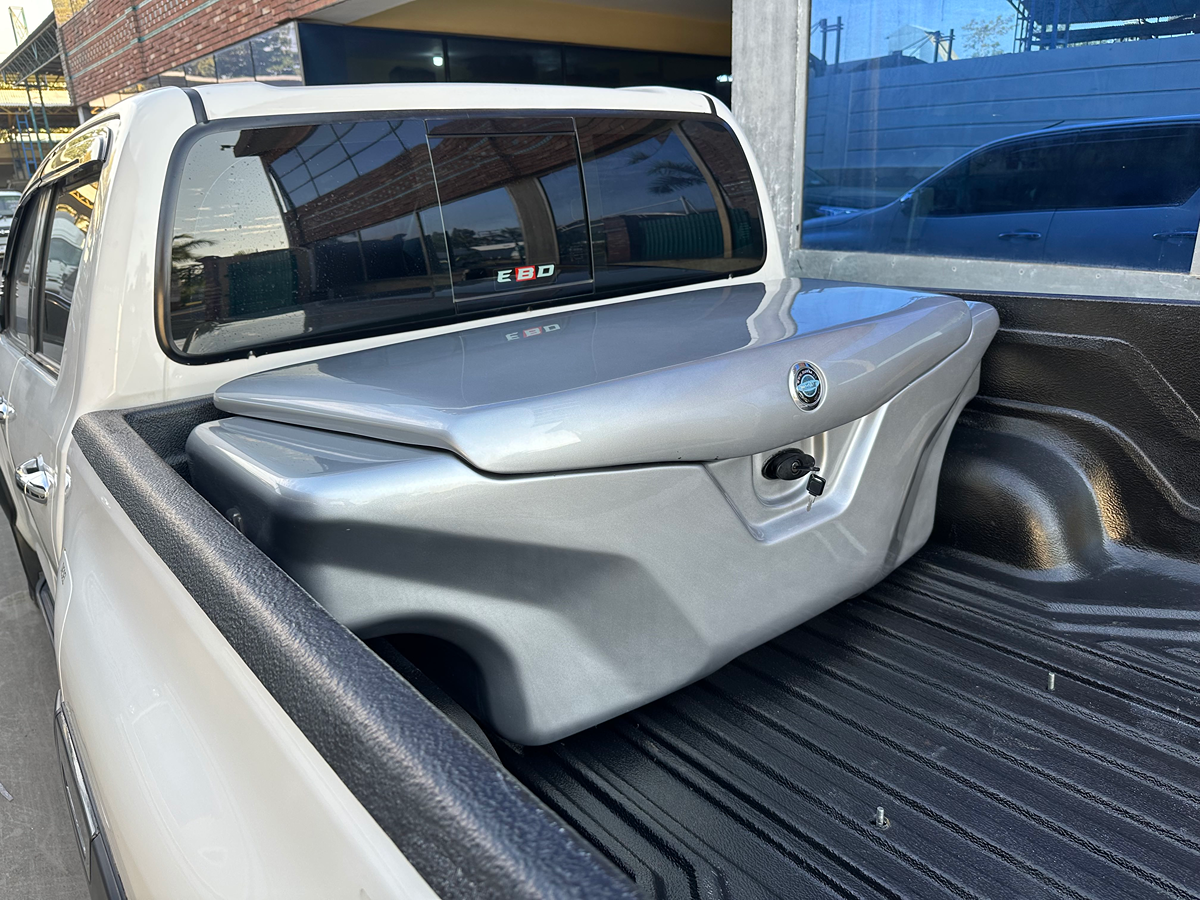 MARKS fiberglass luggage box for pickup and SUV storage in Pakistan